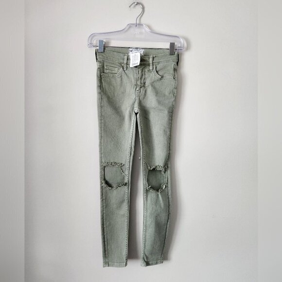 NWT FREE PEOPLE | Denim Destroyed Skinny Jeans moss green sz 24 - Picture 5 of 7